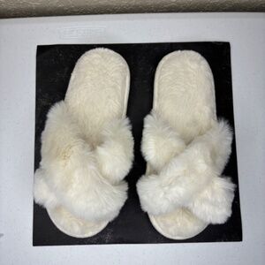White Fuzzy Faux Fur Bride Criss Cross Soft Slide Slippers Women's Size 10
